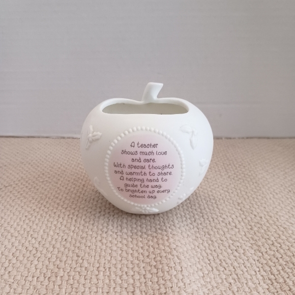 Precious Moments "Love Never Fails" Apple 1995 - Picture 3 of 5